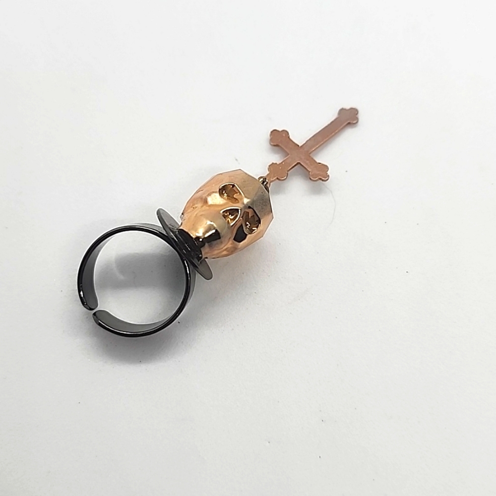 Gasoline GLAMOUR crystal Swarovski skull 💀 ☠️ charm ring